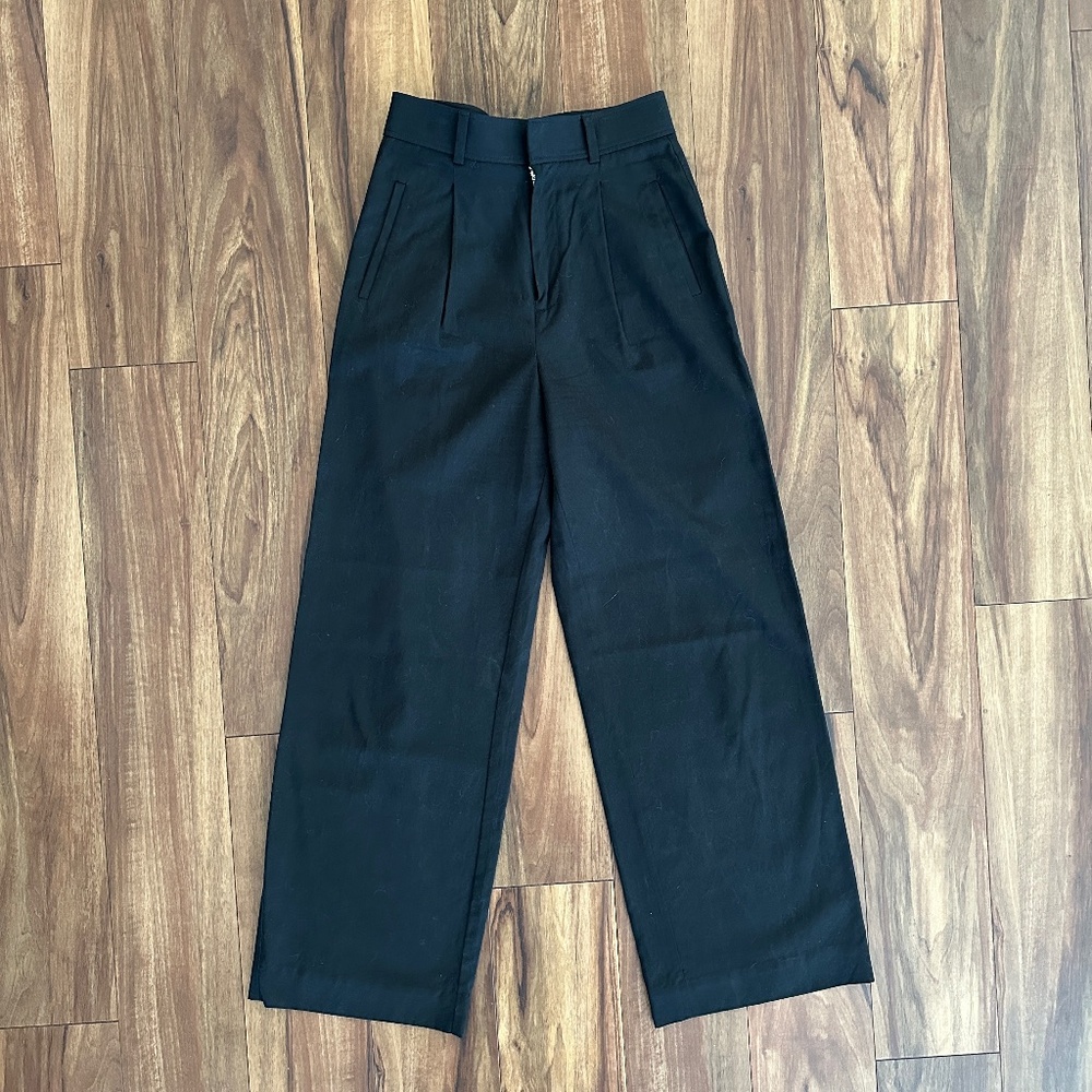 Everlane The Draper Pleated Pant in Buttersmooth